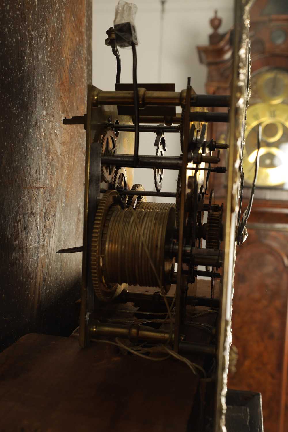 A GEORGE III OAK EIGHT DAY LONGCASE CLOCK - Image 2 of 5