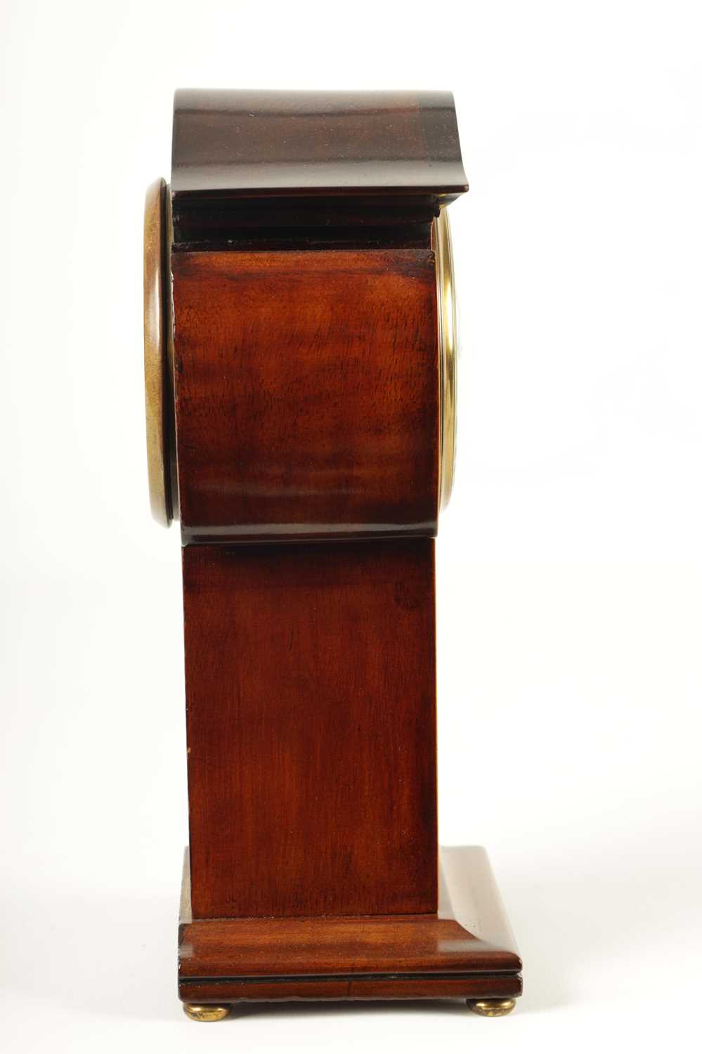 AN EDWARDIAN ART NOUVEAU STYLE BOXWOOD STRUNG AND MAHOGANY INLAID MANTEL CLOCK - Image 7 of 9