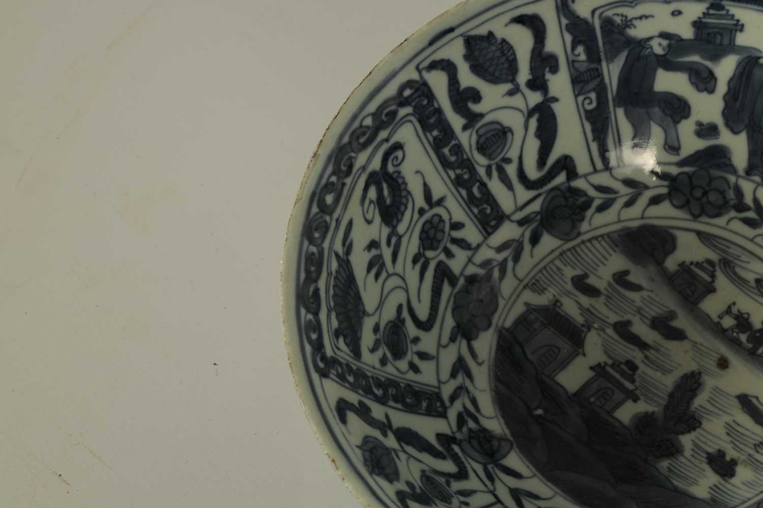 TWO 18TH CENTURY CHINESE BLUE AND WHITE PORCELAIN BOWLS - Image 7 of 12