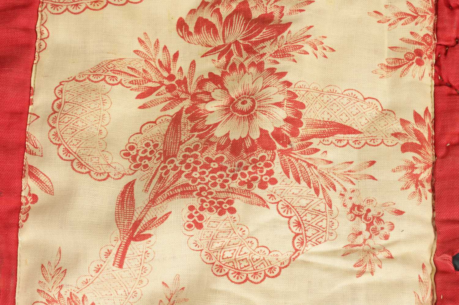 AN 18TH CENTURY CUSHION COVER AND A 19TH CENTURY CHILDS QUILT - Image 3 of 9