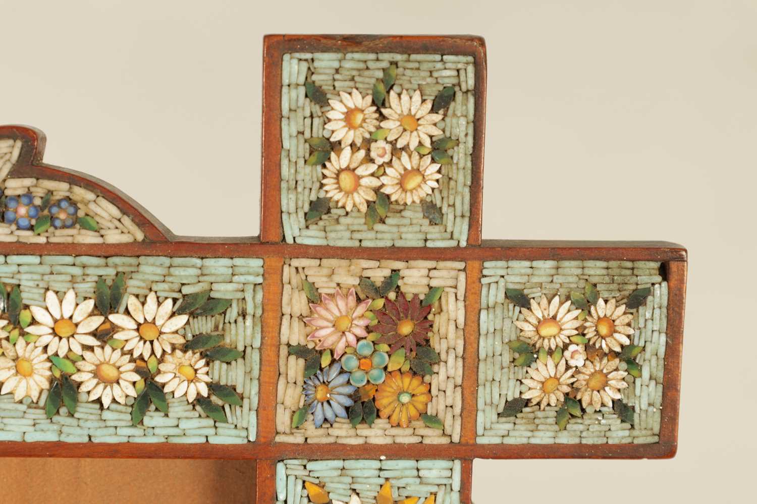 A 19TH CENTURY ITALIAN MICRO-MOSAIC DOUBLE PICTURE FRAME - Image 5 of 12