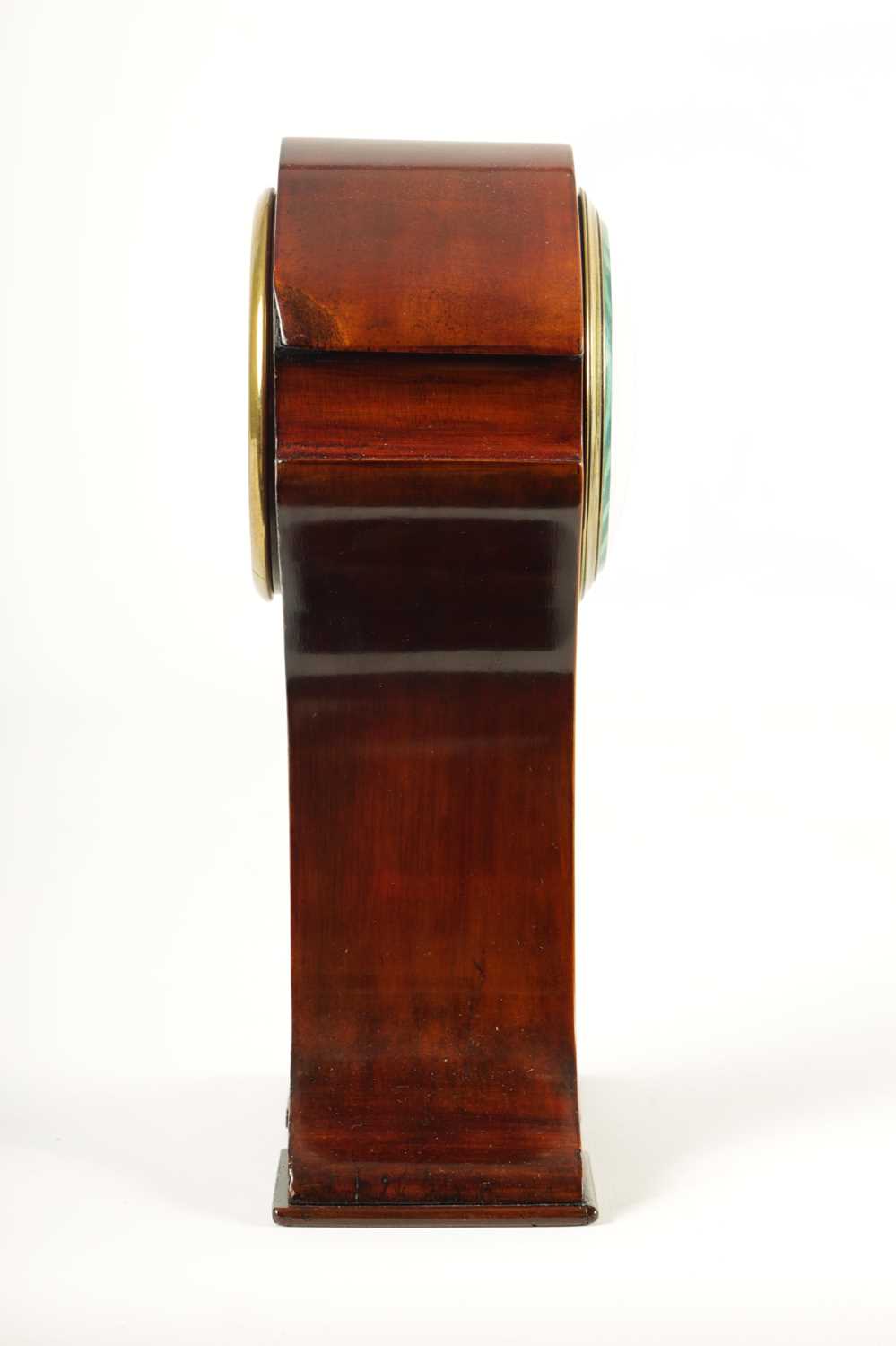 AN EDWARDIAN ART NOUVEAU STYLE BOXWOOD STRUNG AND MAHOGANY INLAID MANTEL CLOCK - Image 6 of 10
