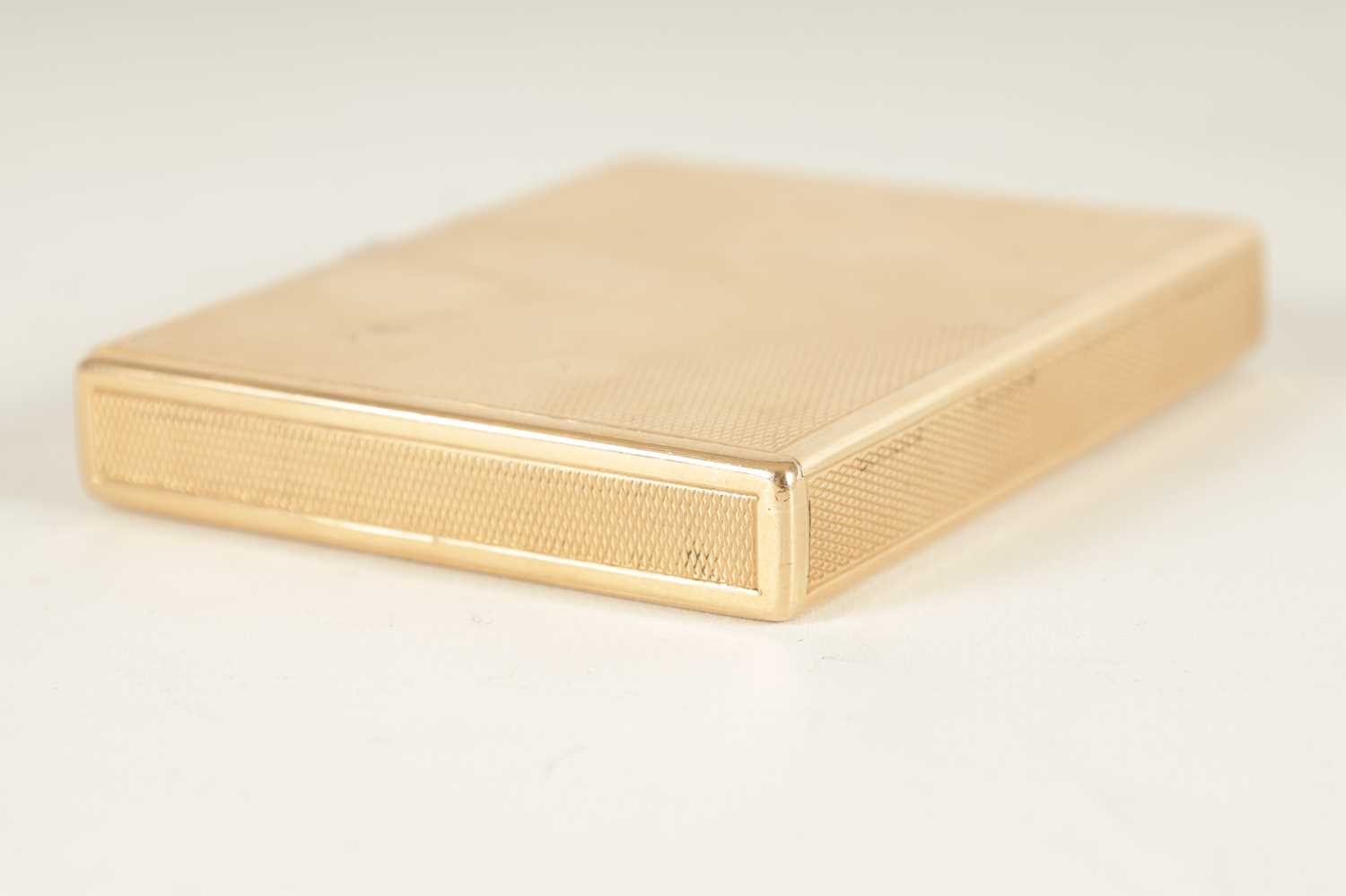 AN EARLY 20TH CENTURY FABERGE 14CT GOLD AND DIAMOND CIGARETTE CASE , WORKMASTER HENRIK WIGSTROM (186 - Image 3 of 9