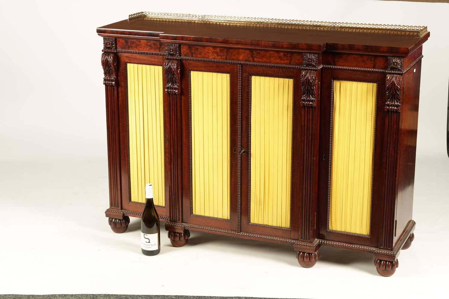 A FINE WILLIAM IV MAHOGANY BREAKFRONT SIDE CABINET IN THE MANNER OF GILLOWS - Image 8 of 8