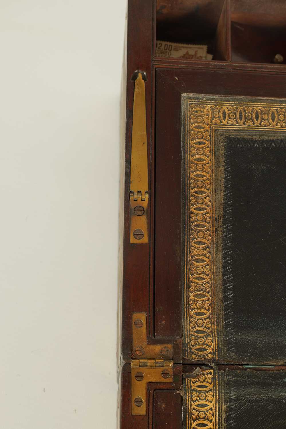 A 19TH CENTURY BRASS BOUND MAHOGANY WRITING SLOPE - Image 11 of 13