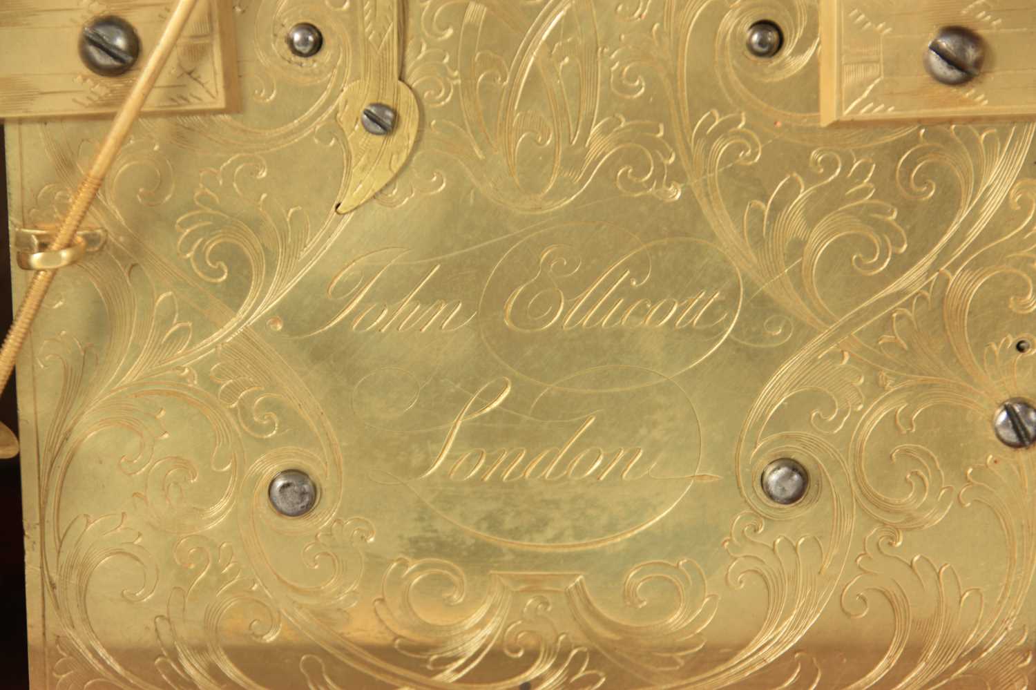 JOHN ELLICOTT, LONDON. A FINE GEORGE II GREEN LACQUER CHINOISERIE BRACKET CLOCK - Image 5 of 5