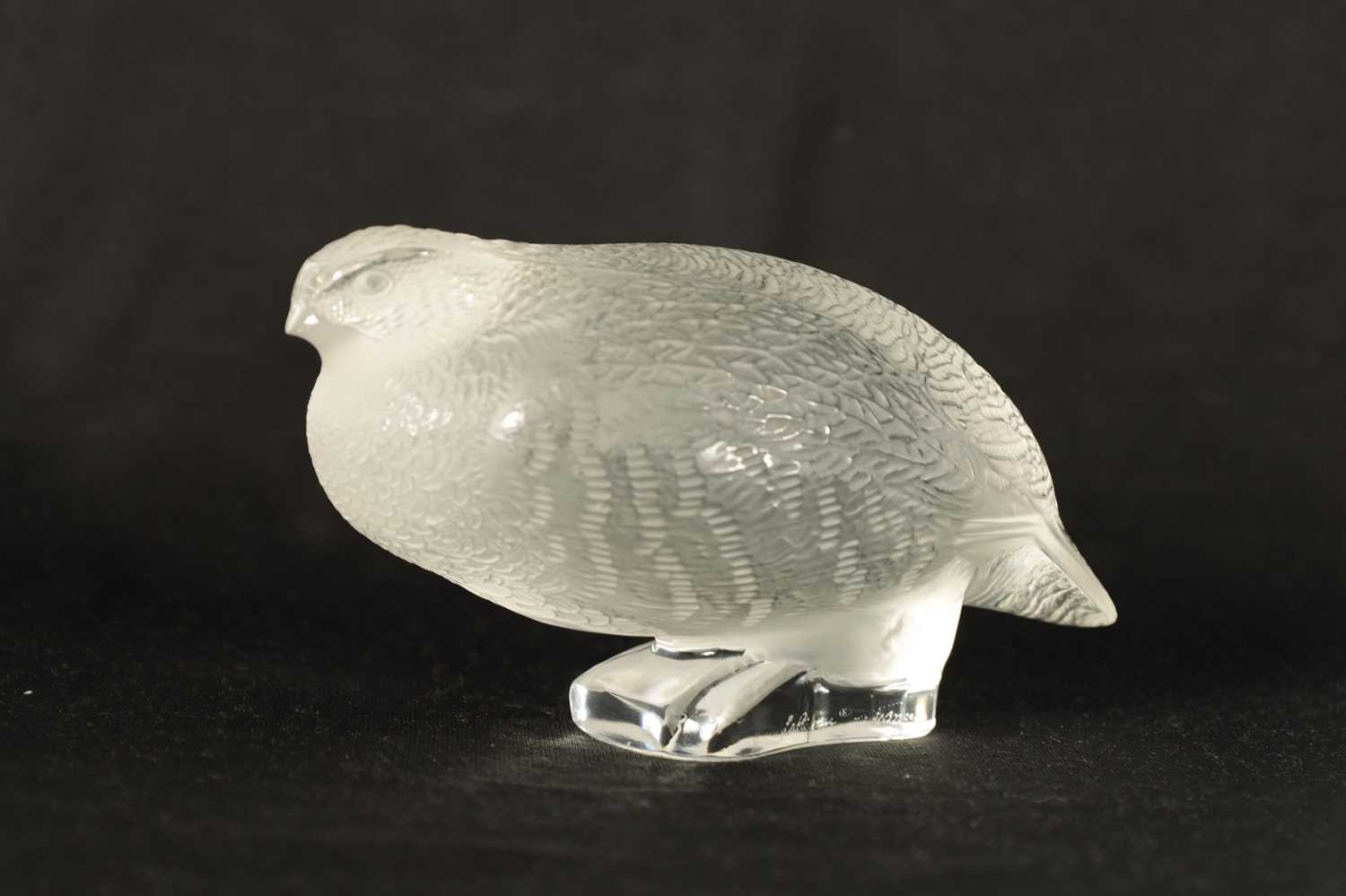 A LALIQUE FRANCE FROSTED GLASS BIRD SCULPTURE - Image 2 of 10