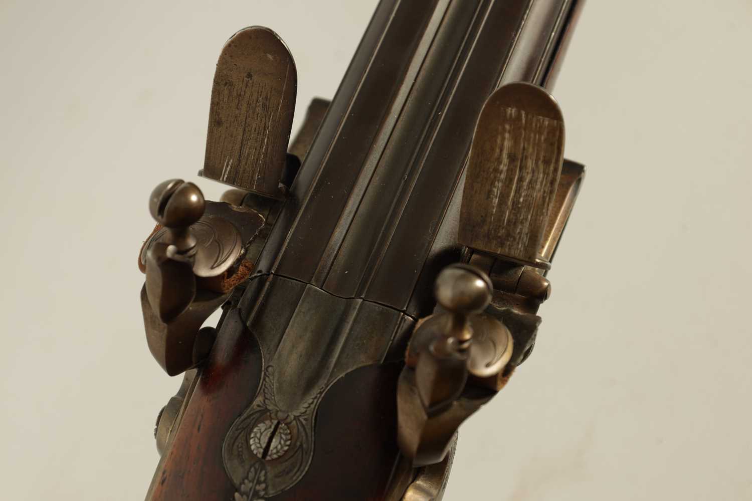 A FINE EARLY 19TH CENTURY PRESENTATION TYPE SILVER MOUNTED DOUBLE BARREL FLINTLOCK SHOTGUN BY LEPAGE - Image 11 of 13