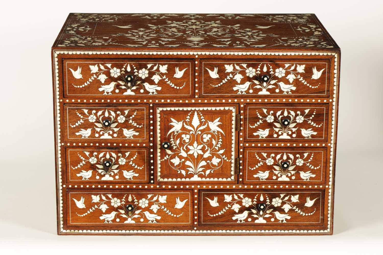 A GOOD 19TH CENTURY ANGLO INDIAN HARDWOOD AND IVORY INLAID TABLE CABINET - Image 3 of 13