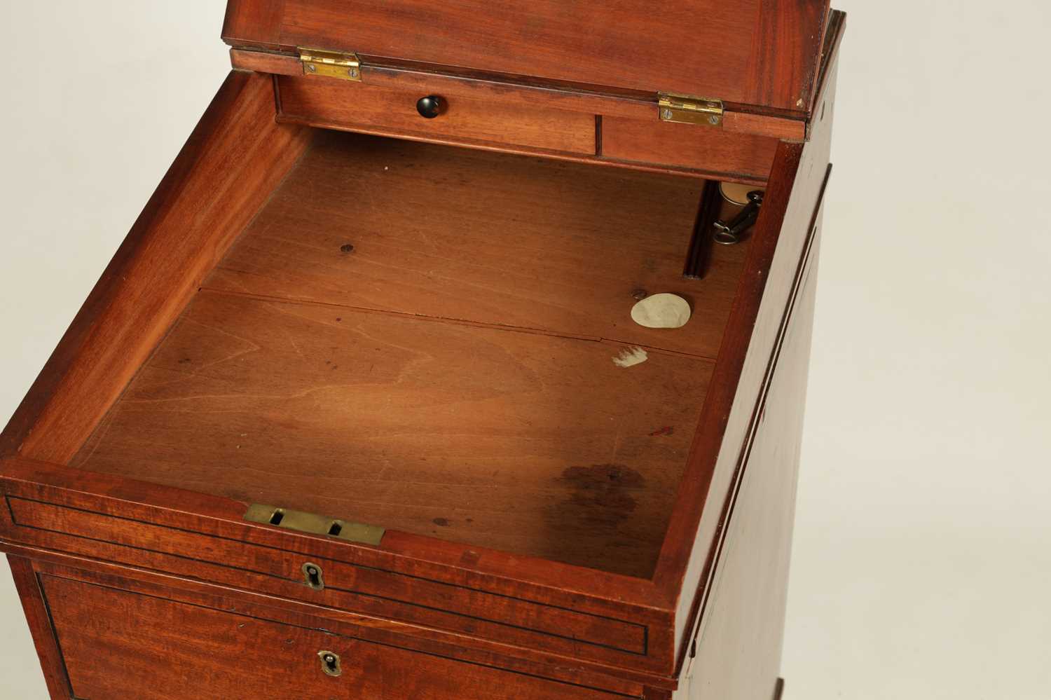 A REGENCY FIGURED MAHOGANY AND EBONY INLAID DAVENPORT OF SMALL SIZE - Image 5 of 10