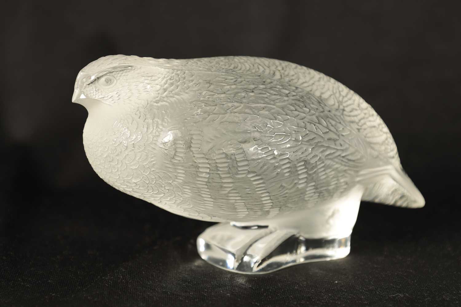 A LALIQUE FRANCE FROSTED GLASS BIRD SCULPTURE - Image 4 of 10