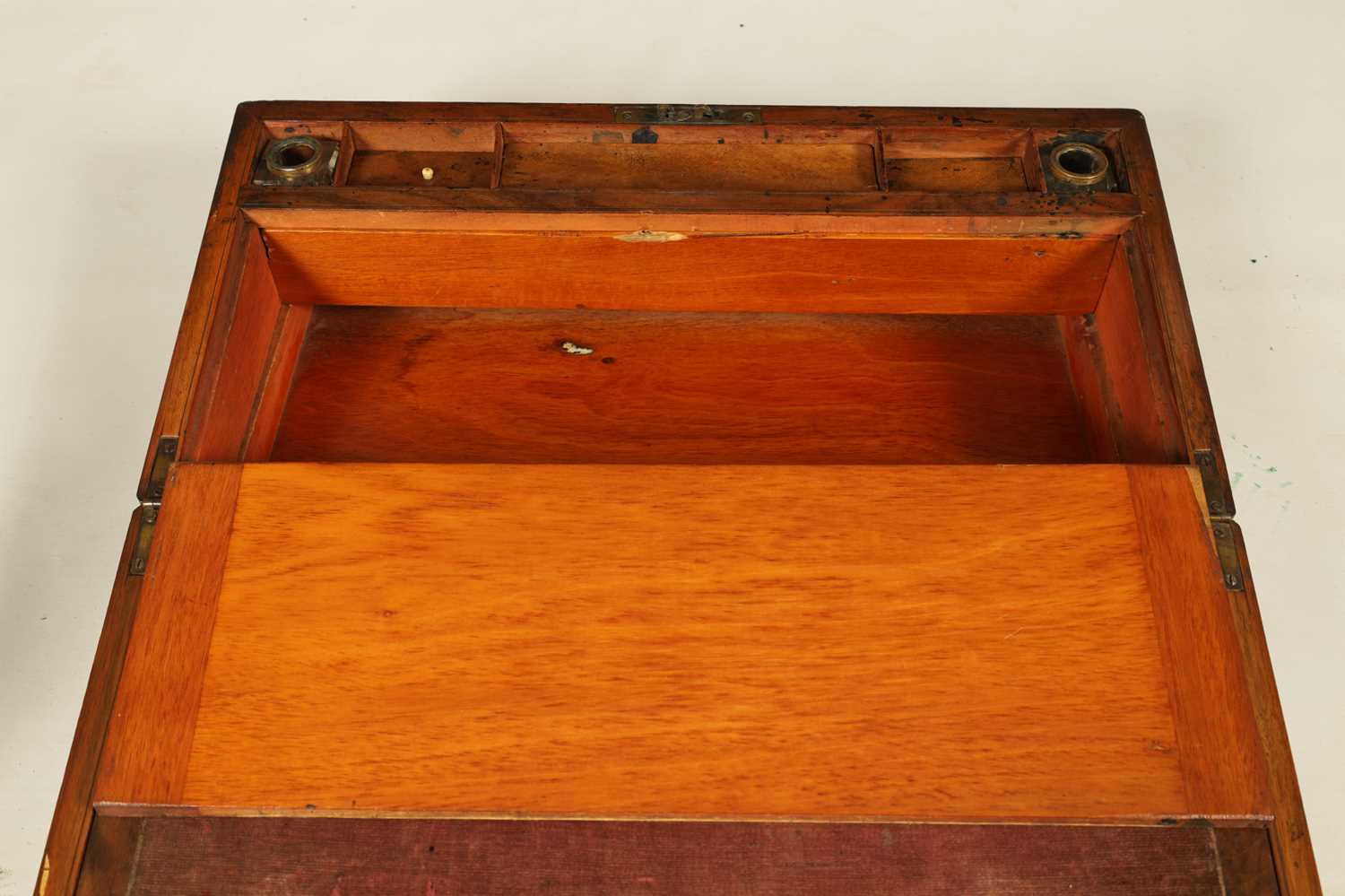 A 19TH CENTURY INLAID WALNUT WRITING BOX - Image 12 of 13