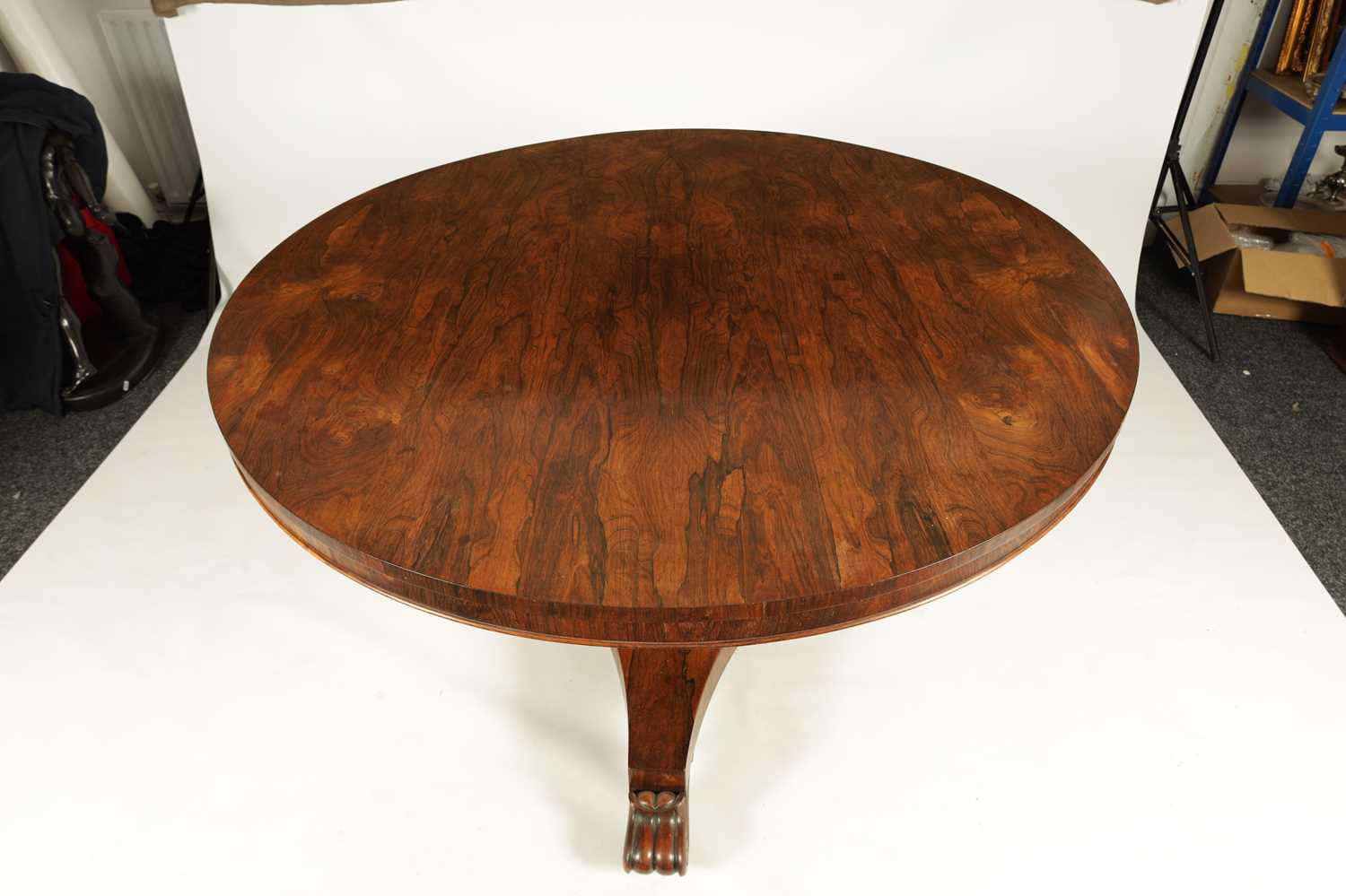 A LATE REGENCY FIGURE ROSEWOOD CIRCULAR CENTRE TABLE - Image 4 of 6