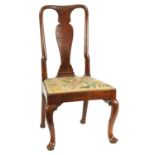 AN EARLY 18TH CENTURY WALNUT SIDE CHAIR