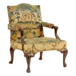 AN 18TH /19TH CENTURY CARVED MAHOGANY GAINSBOROUGH CHAIR