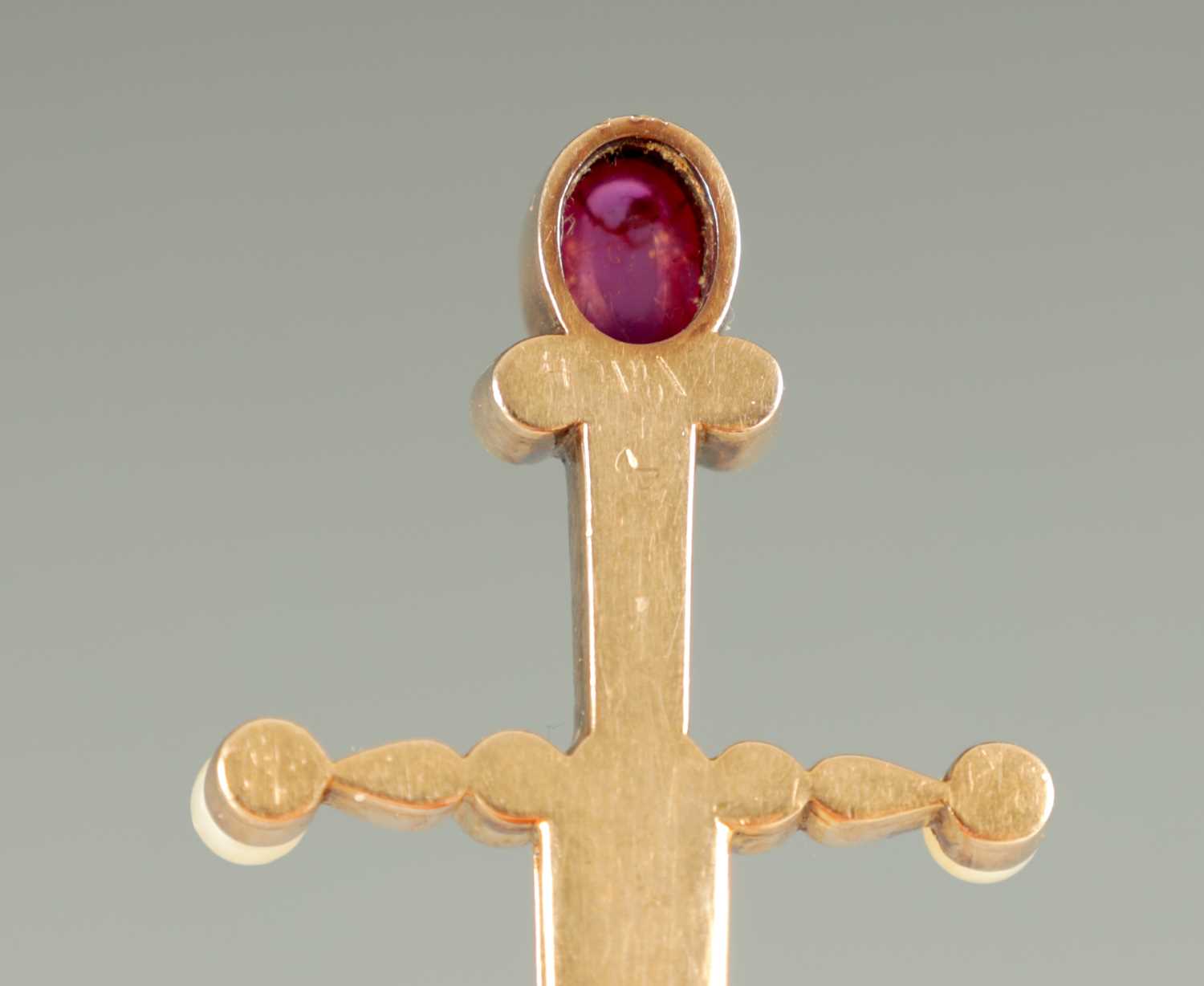 A LATE 19TH CENTURY FABERGE 14CT GOLD, RUBY, DIAMOND AND PEARL BOOKMARK, WORKMASTER AUGUST HOLLMING - Image 7 of 8