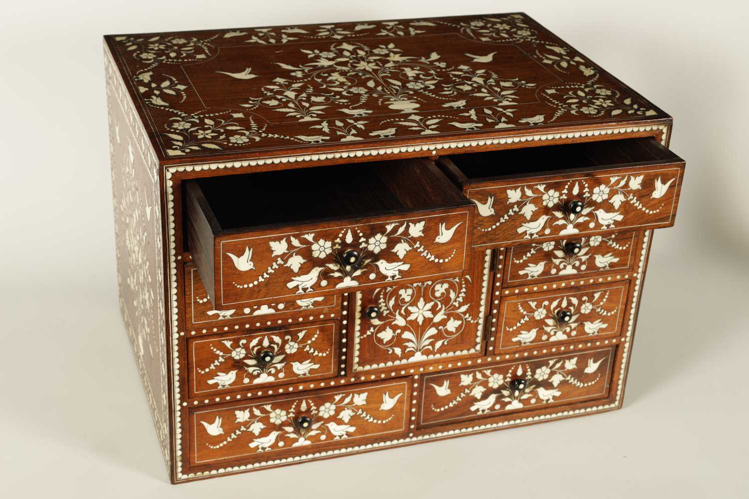 A GOOD 19TH CENTURY ANGLO INDIAN HARDWOOD AND IVORY INLAID TABLE CABINET - Image 9 of 13