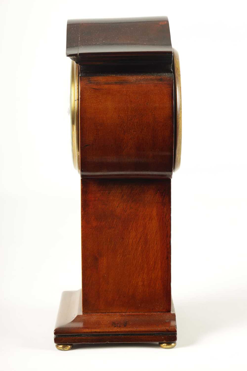 AN EDWARDIAN ART NOUVEAU STYLE BOXWOOD STRUNG AND MAHOGANY INLAID MANTEL CLOCK - Image 6 of 9