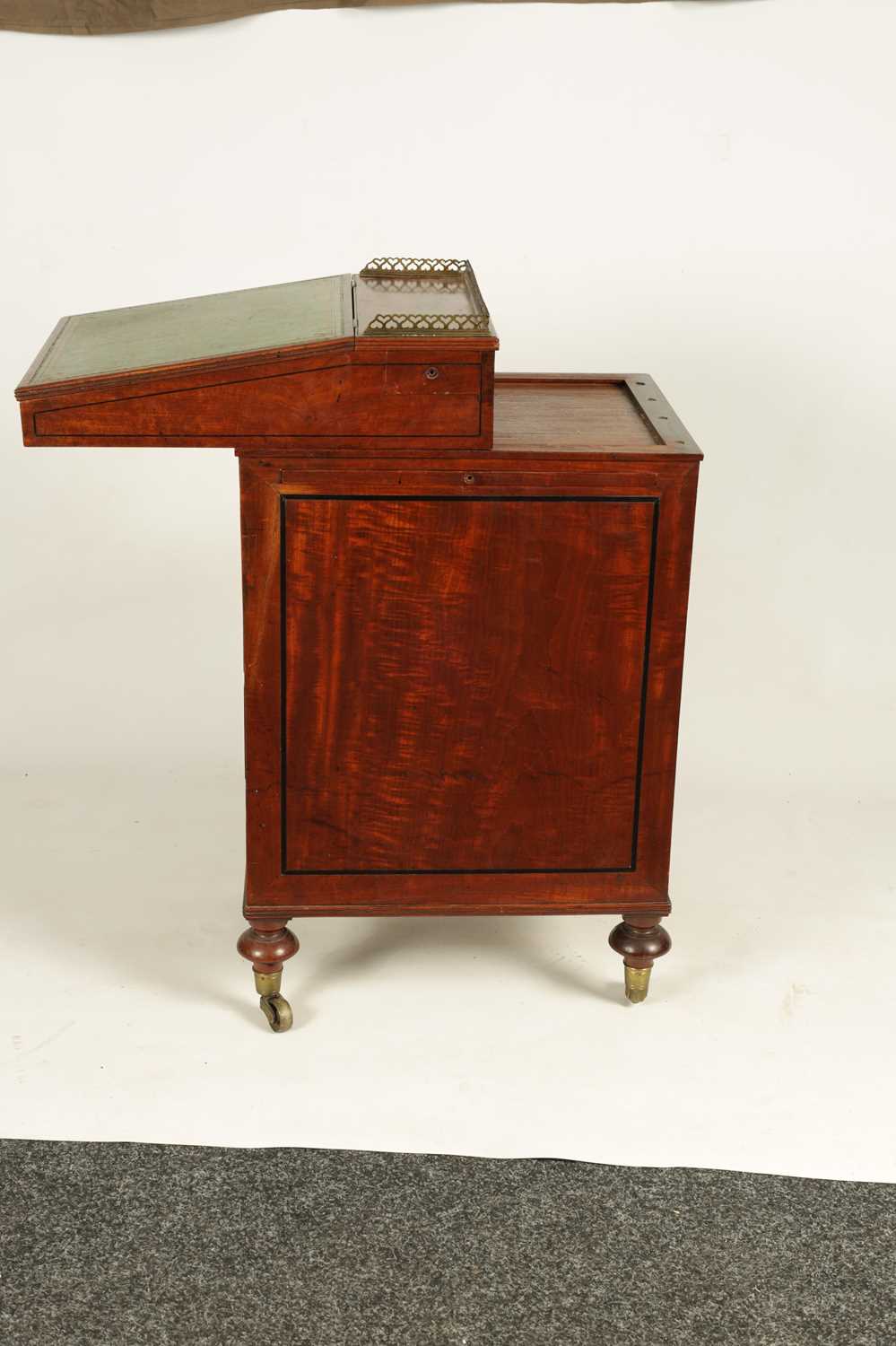 A REGENCY FIGURED MAHOGANY AND EBONY INLAID DAVENPORT OF SMALL SIZE - Image 6 of 10