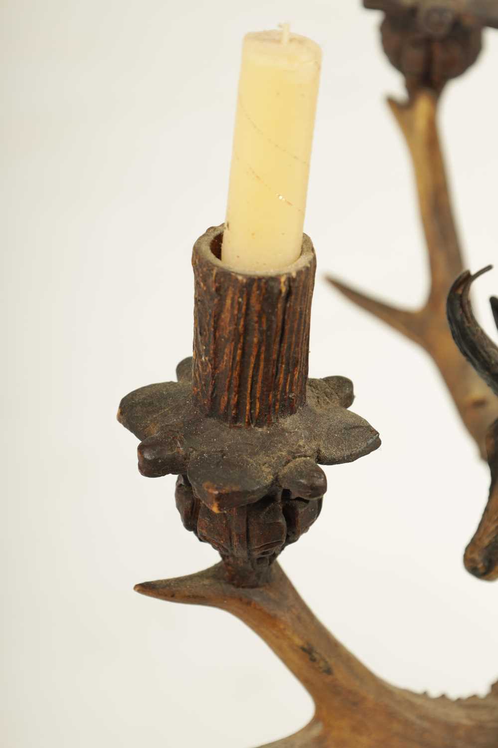 AN UNUSUAL PAIR OF 19TH CENTURY BLACK FOREST POLYCHROME CARVED WOOD, ANTLER HORN AND BOAR’S TUSK FIV - Image 4 of 8