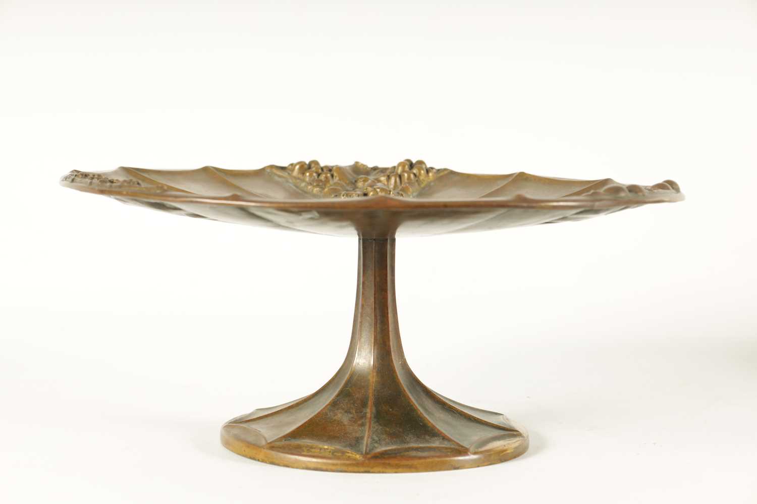 LE ROYER (1858 - 1939) AN ART NOUVEAU CAST BRONZE TABLE TAZZA - Image 2 of 9