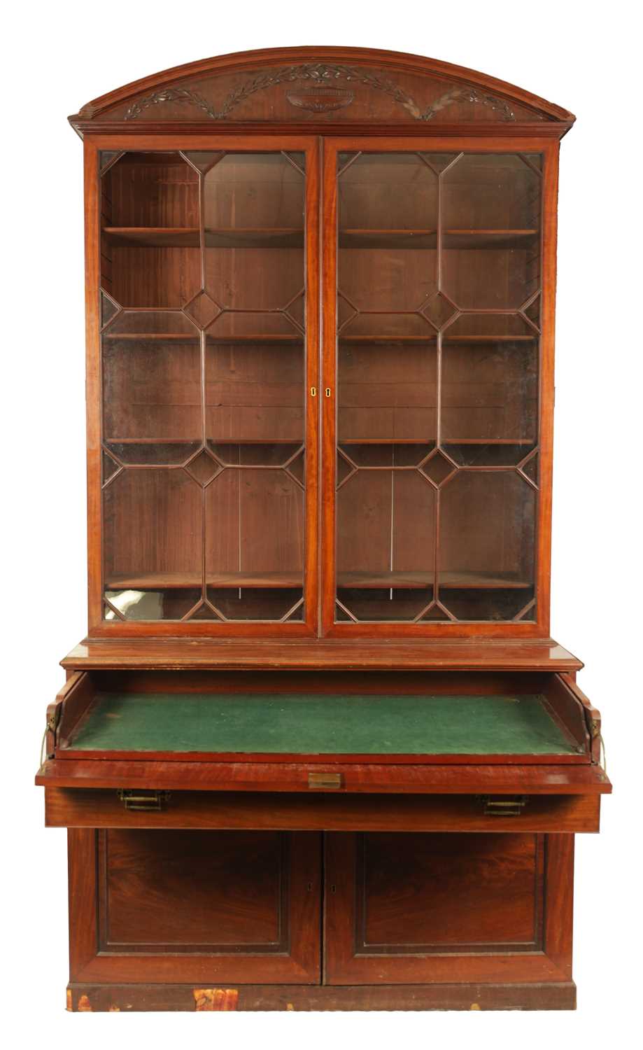 A GOOD MID 18TH CENTURY COUNTRY HOUSE MAHOGANY SECRETAIRE BOOKCASE IN THE MANOR OF GILLOWS - Image 2 of 14