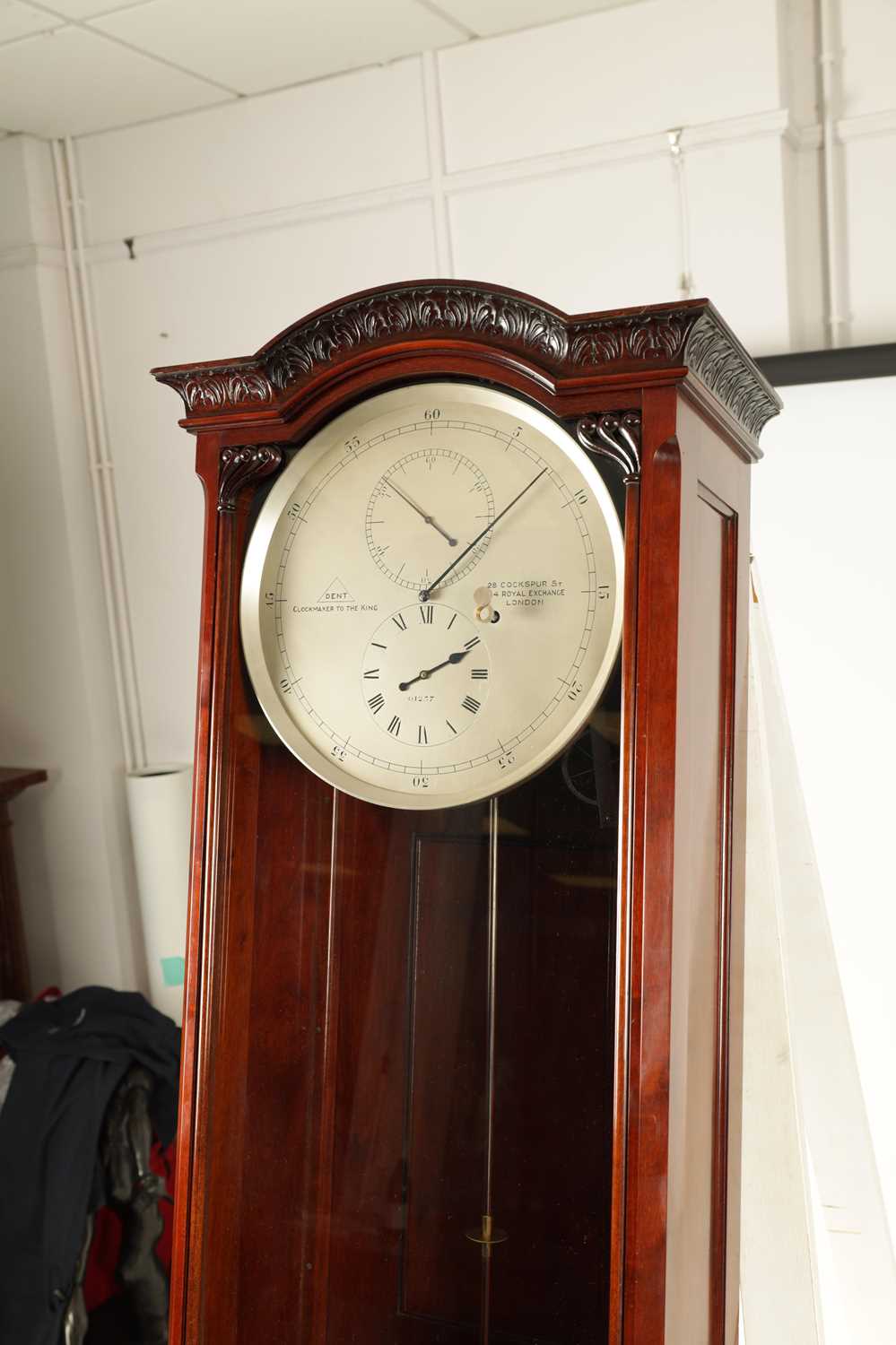 DENT, ROYAL EXCHANGE, LONON. NO. 61257. A FINE MONTH DURATION WALL MOUNTED MAHOGANY REGULATOR CLOCK - Image 13 of 18