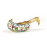 AN EARLY 20TH CENTURY RUSSIAN SILVER GILT AND CLOISONNE ENAMEL KOVSH