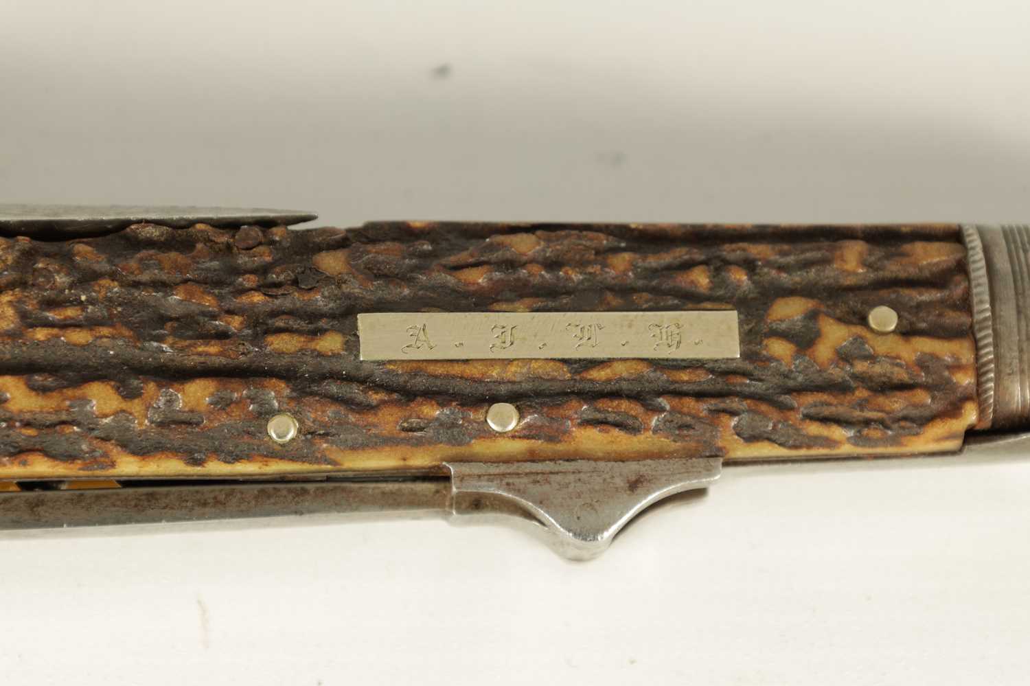 A LARGE 19TH CENTURY STAGHORN HANDLED FOLDING COACHMAN’S KNIFE BY HARRY FISHER - Image 6 of 9