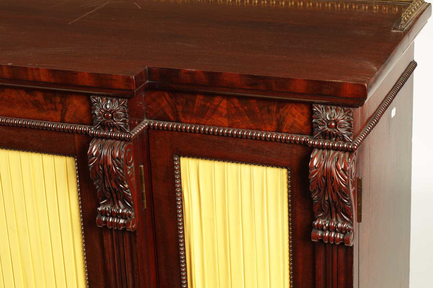 A FINE WILLIAM IV MAHOGANY BREAKFRONT SIDE CABINET IN THE MANNER OF GILLOWS - Image 4 of 8