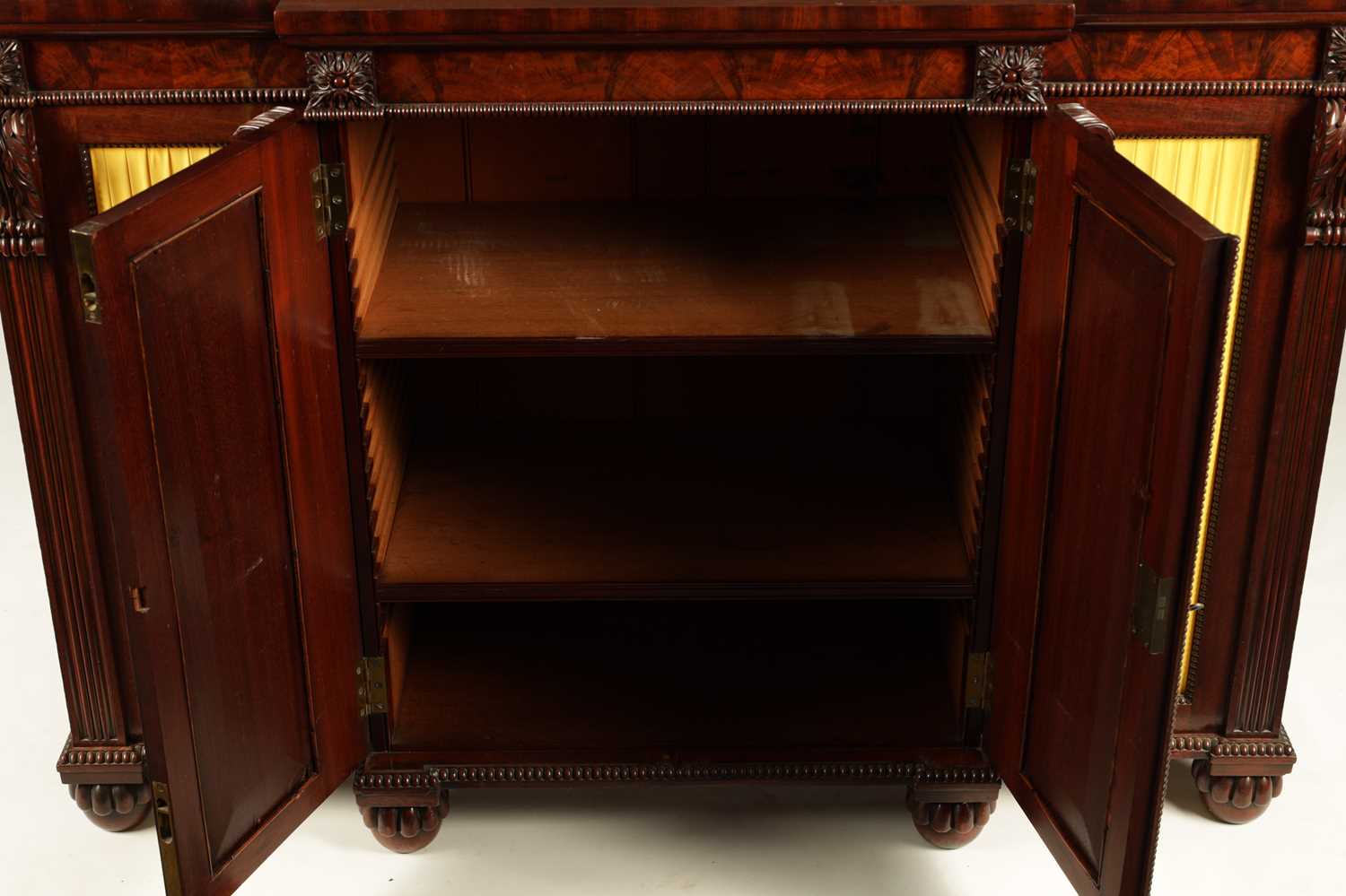 A FINE WILLIAM IV MAHOGANY BREAKFRONT SIDE CABINET IN THE MANNER OF GILLOWS - Image 5 of 8