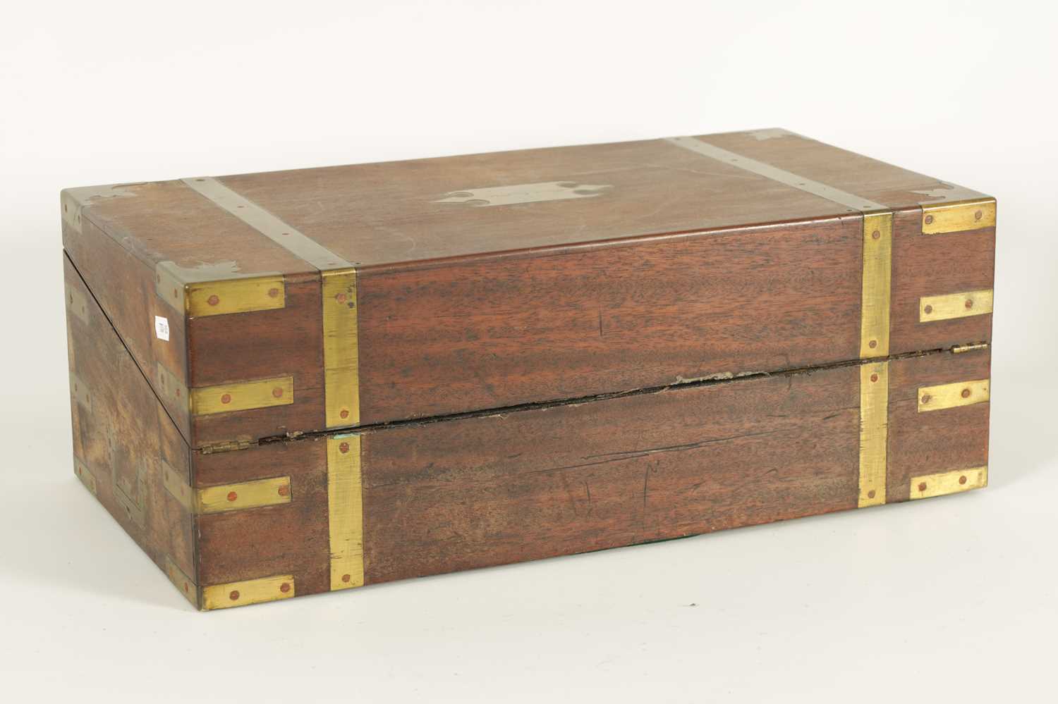 A 19TH CENTURY BRASS BOUND MAHOGANY WRITING SLOPE - Image 12 of 13
