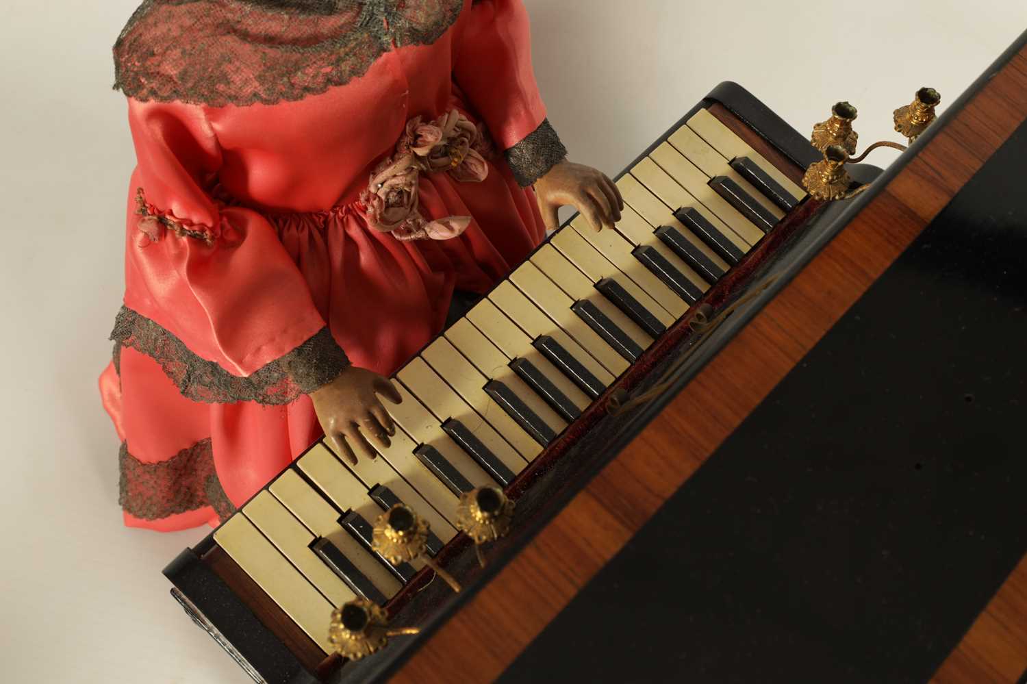 A RARE 19TH CENTURY FRENCH AUTOMATON MUSIC BOX - Image 10 of 13