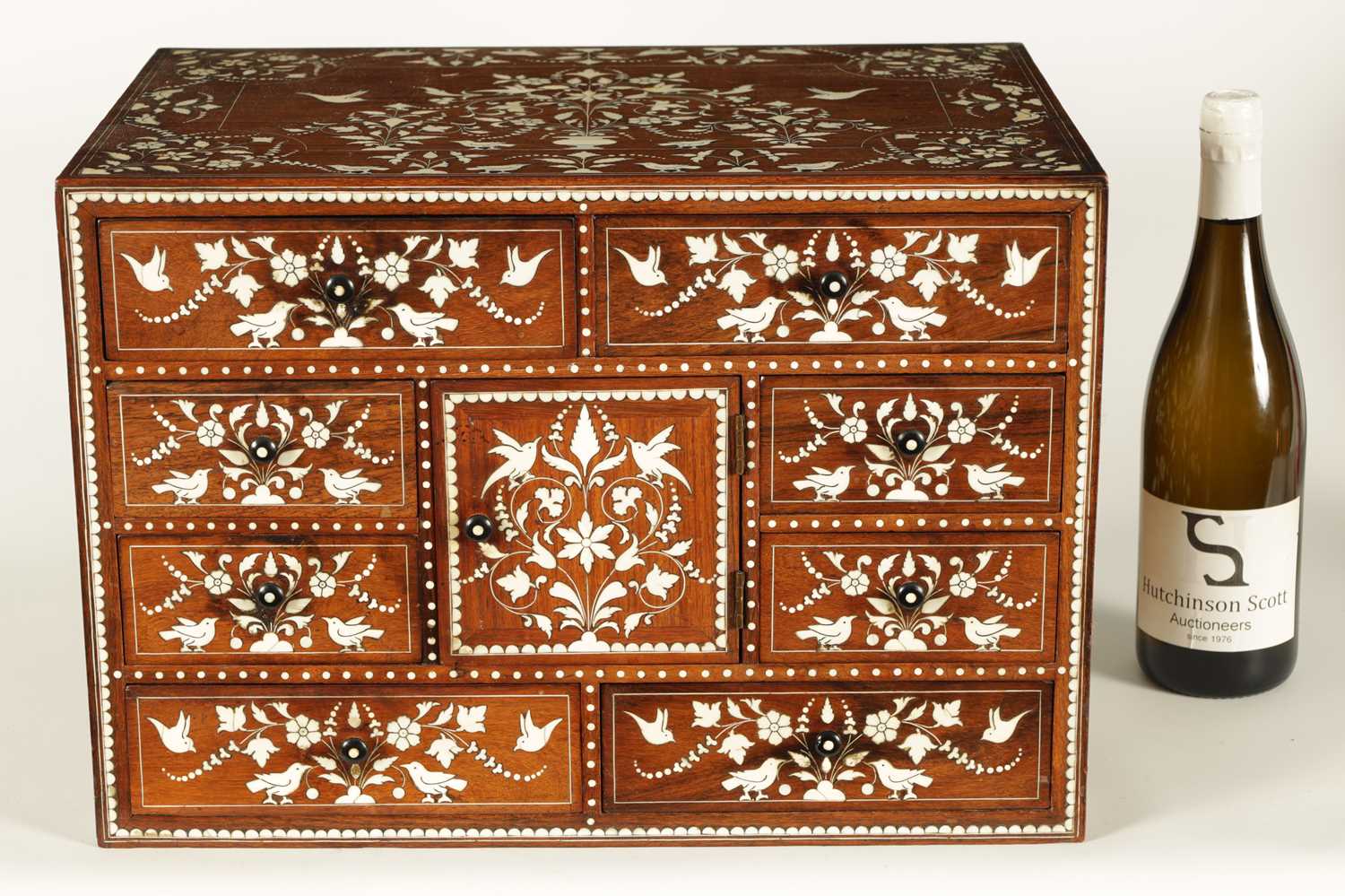 A GOOD 19TH CENTURY ANGLO INDIAN HARDWOOD AND IVORY INLAID TABLE CABINET - Image 5 of 13