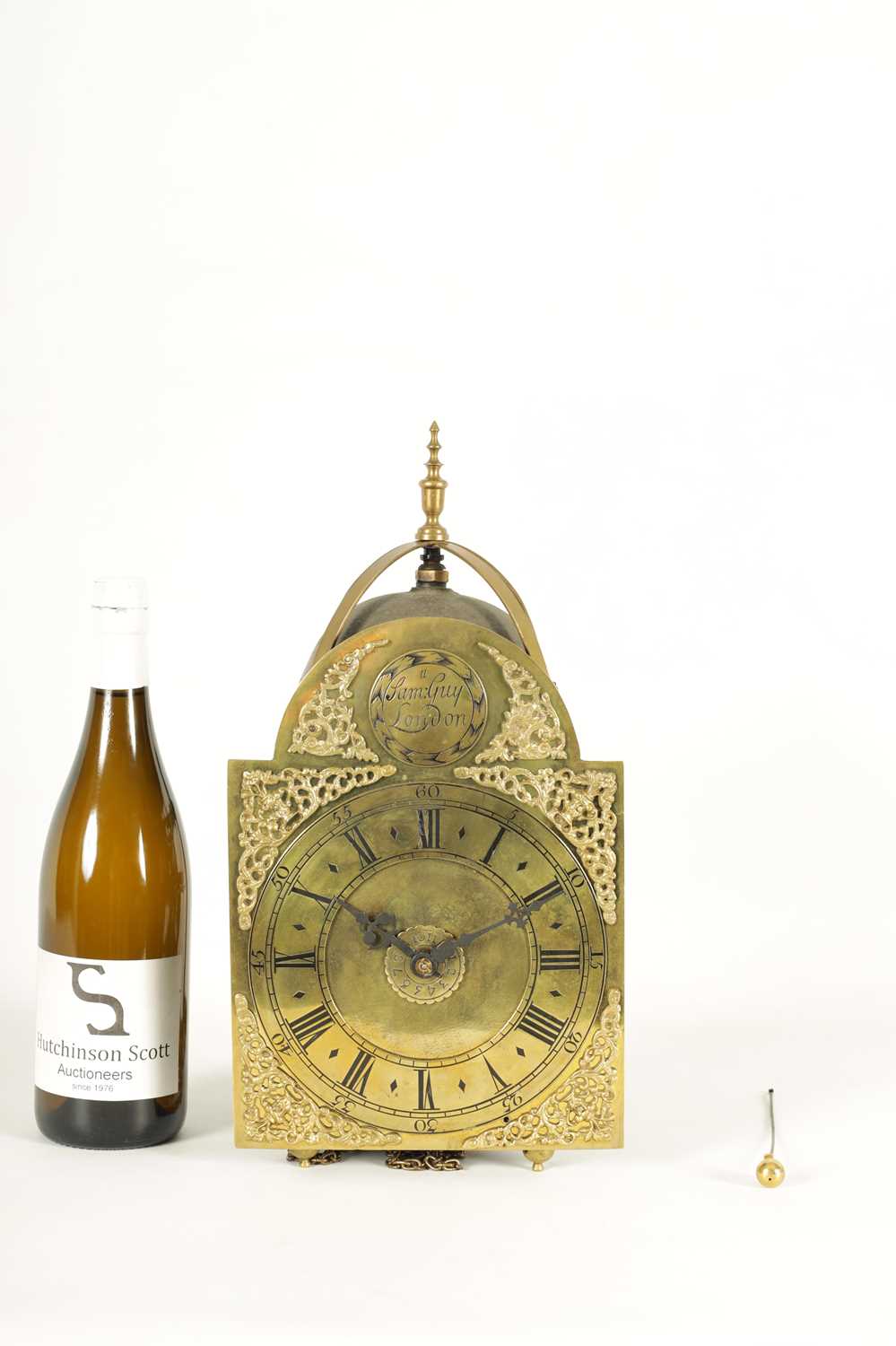 SAMUEL GUY, LONDON. AN EARLY 18TH CENTURY BRASS LANTERN CLOCK - Image 6 of 7