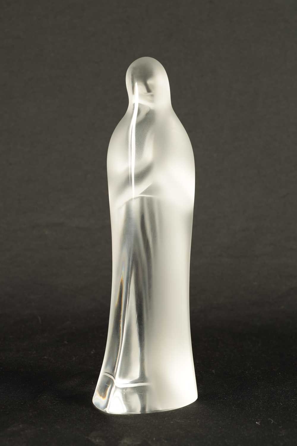 A LALIQUE 'VIRGIN MARY WITH HANDS TOGETHER' FROSTED GLASS FIGURINE - Image 4 of 4