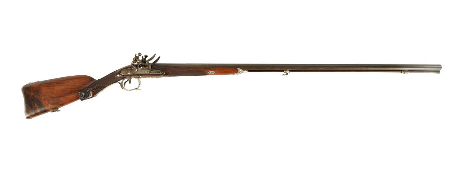 A FINE EARLY 19TH CENTURY PRESENTATION TYPE SILVER MOUNTED DOUBLE BARREL FLINTLOCK SHOTGUN BY LEPAGE - Image 3 of 13