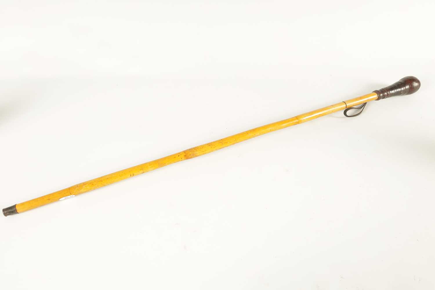 AN EARLY 20TH CENTURY BAMBOO AND LEATHER DAGGER STICK - Image 3 of 5