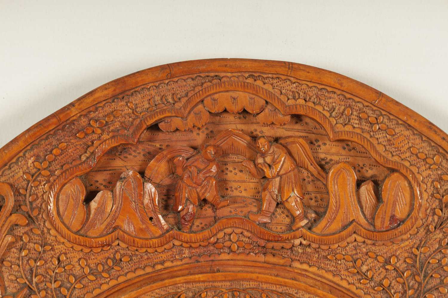 A PAIR OF LATE 19TH CENTURY CHINESE CARVED BOXWOOD OVAL MIRRORS - Image 3 of 8
