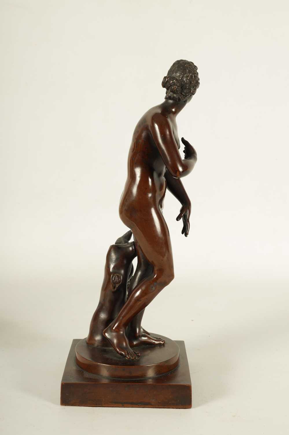 A FINELY CAST 19TH CENTURY BRONZE FIGURE OF VENUS DE MEDICI - Image 8 of 8