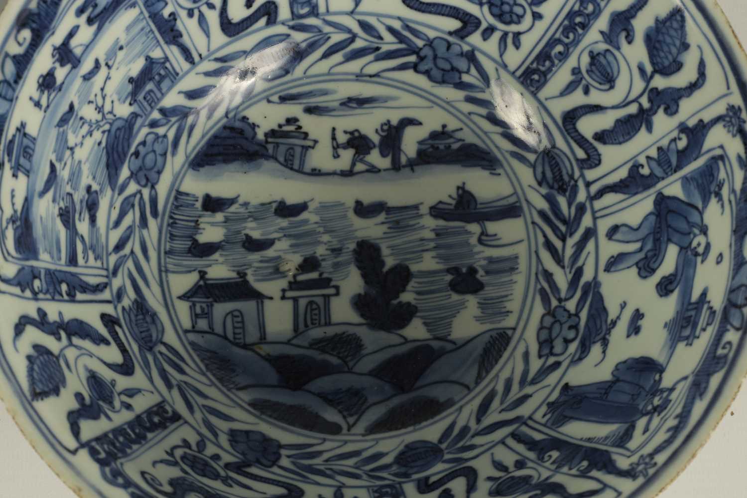 TWO 18TH CENTURY CHINESE BLUE AND WHITE PORCELAIN BOWLS - Image 6 of 12