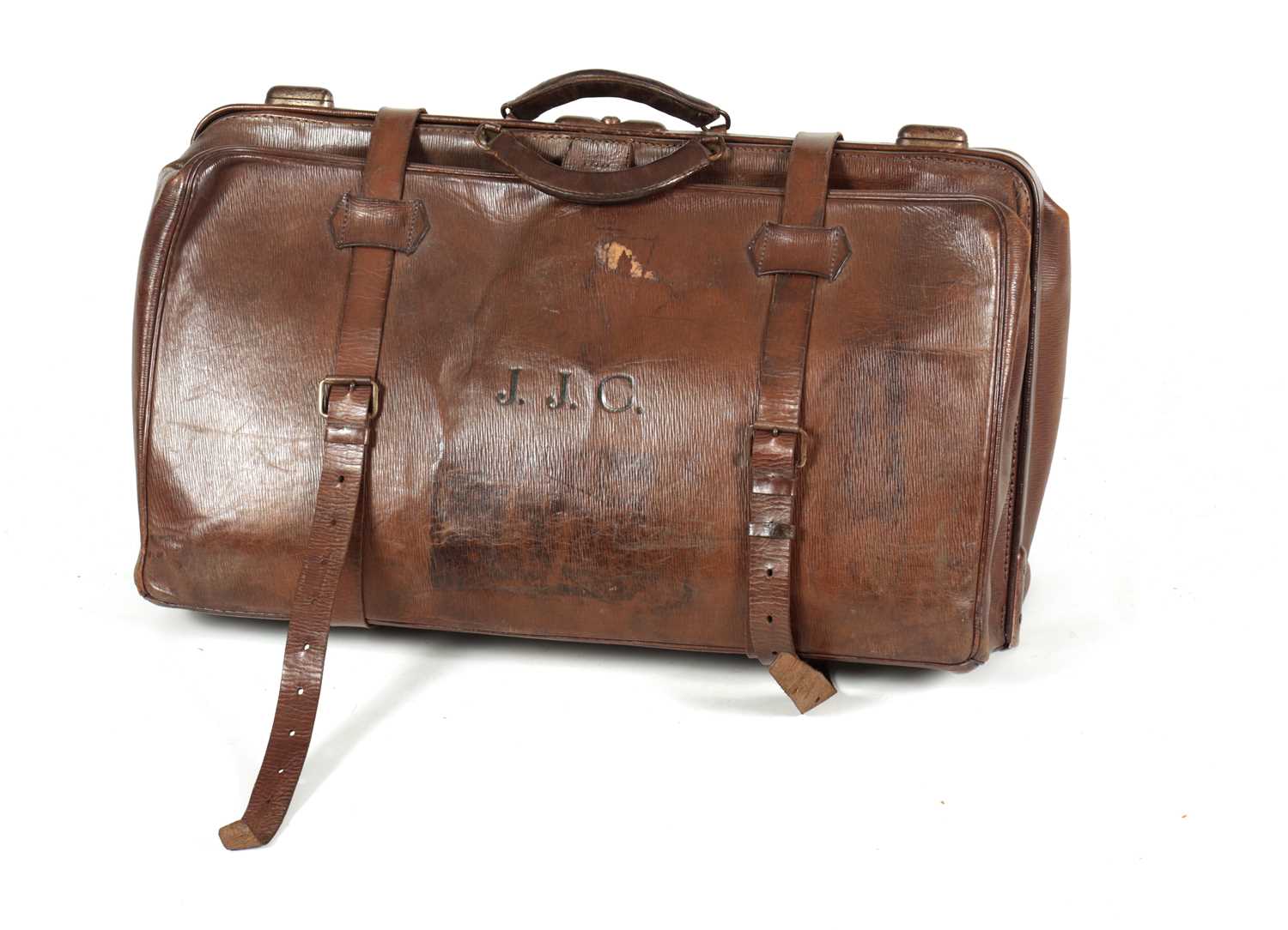 A LARGE VINTAGE BROWN LEATHER GLADSTONE BAG