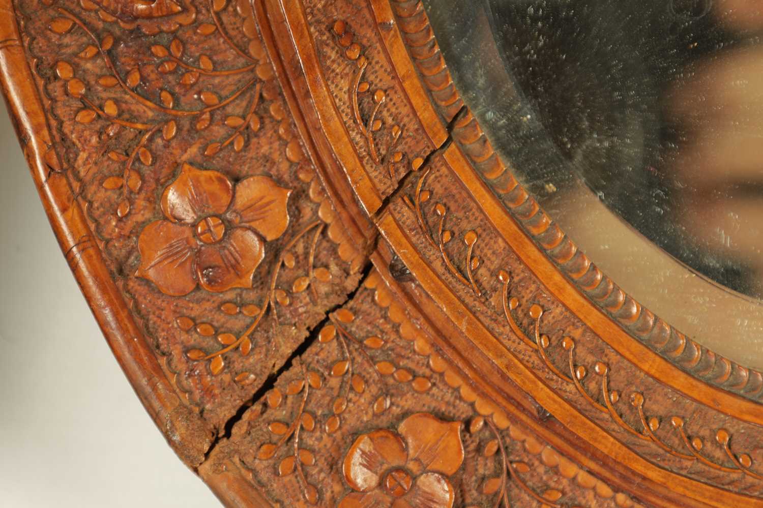 A PAIR OF LATE 19TH CENTURY CHINESE CARVED BOXWOOD OVAL MIRRORS - Image 6 of 8