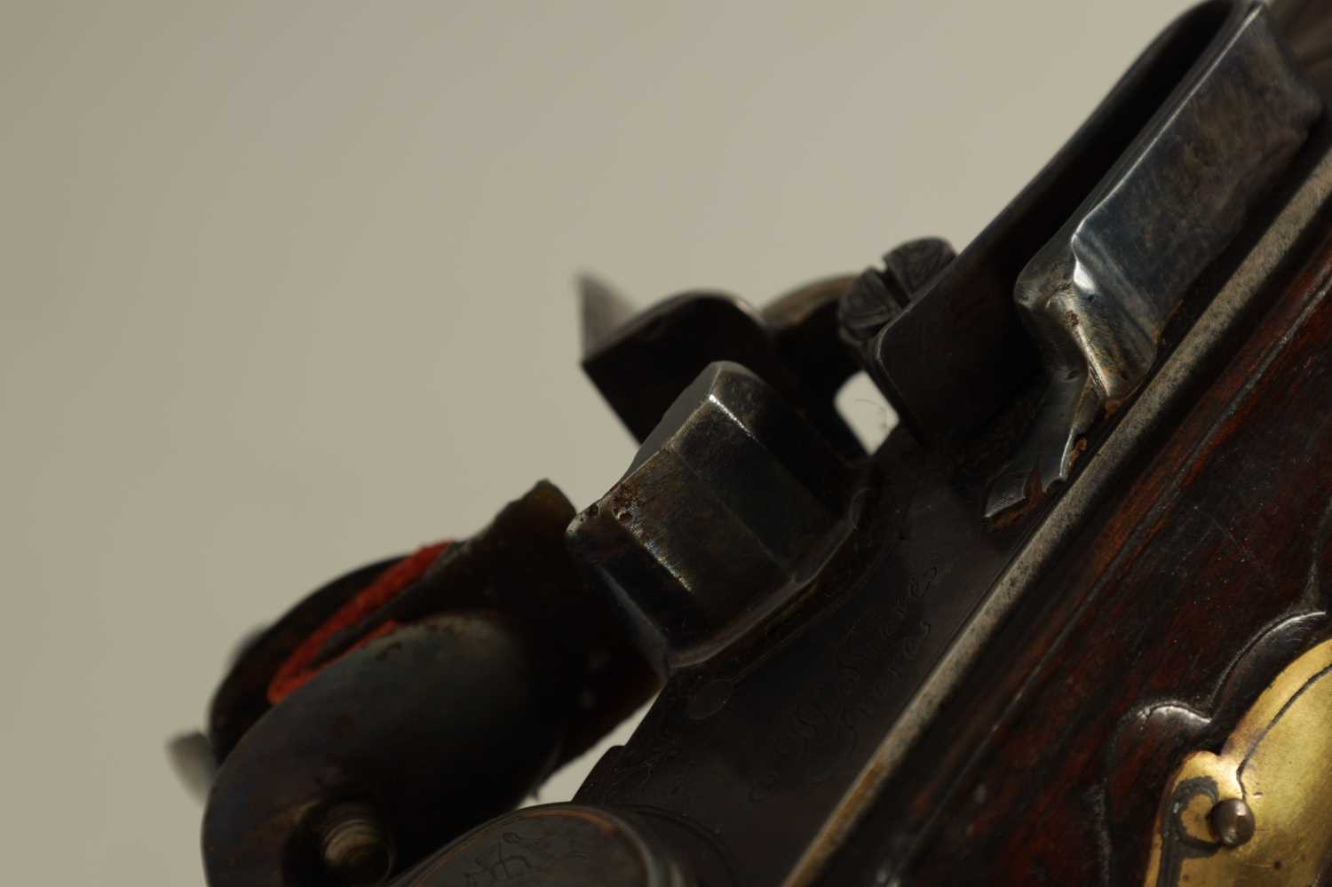 AN EARLY 18TH CENTURY FRENCH 13 BORE FLINTLOCK SPORTING GUN SIGNED THIOSSIERE FRERES - Image 8 of 16