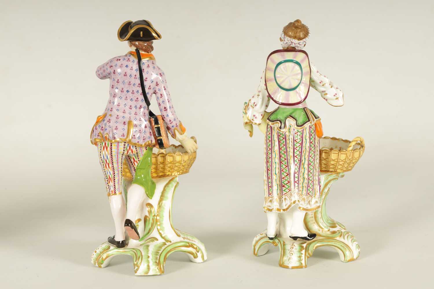 A PAIR OF EARLY 19TH CENTURY MINTON PORCELAIN FIGURES - Image 6 of 7