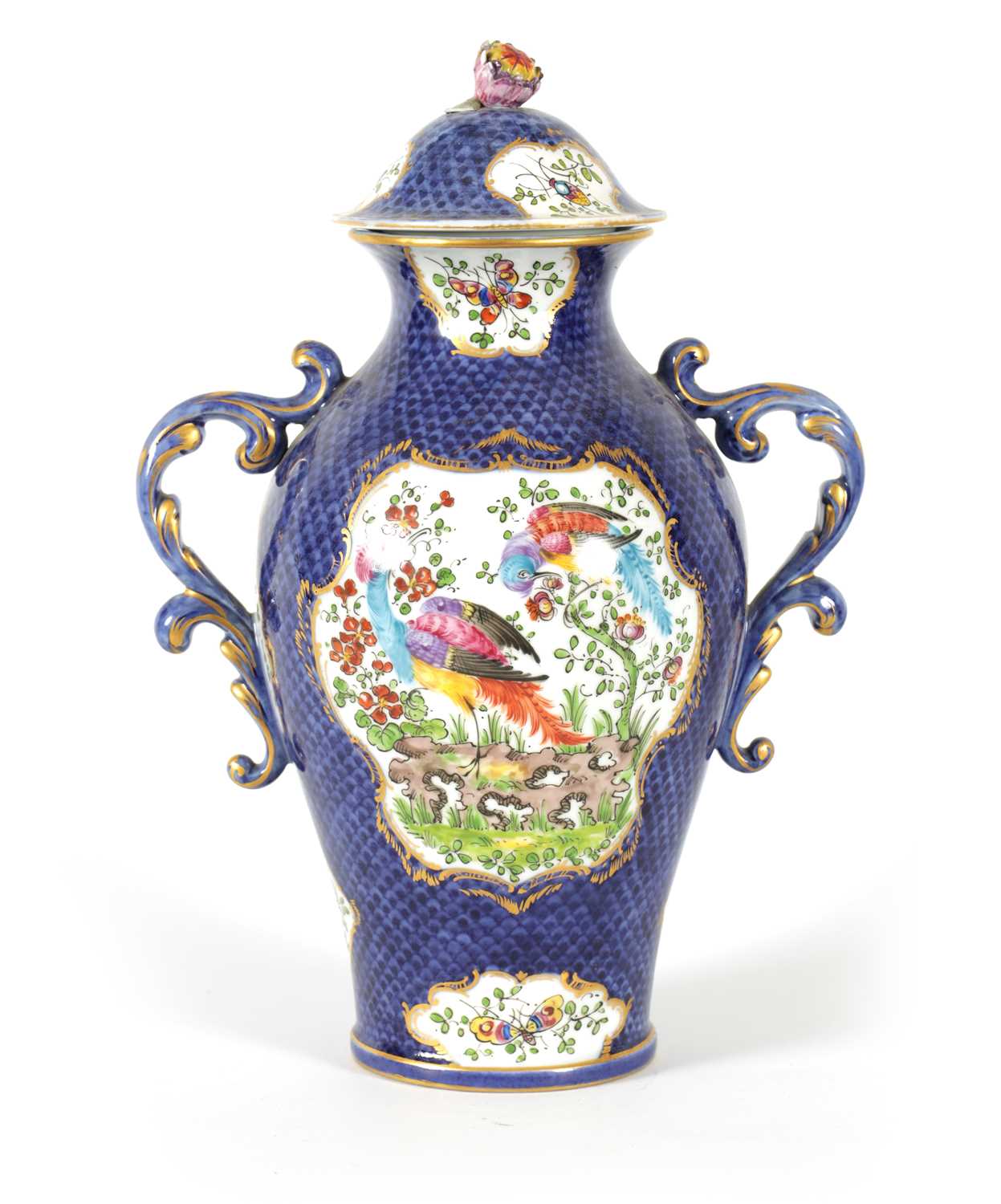 A LATE 19TH CENTURY FIRST PERIOD WORCESTER TYPE TWO-HANDLED SHOULDERED VASE AND COVER - PROBABLY SAM