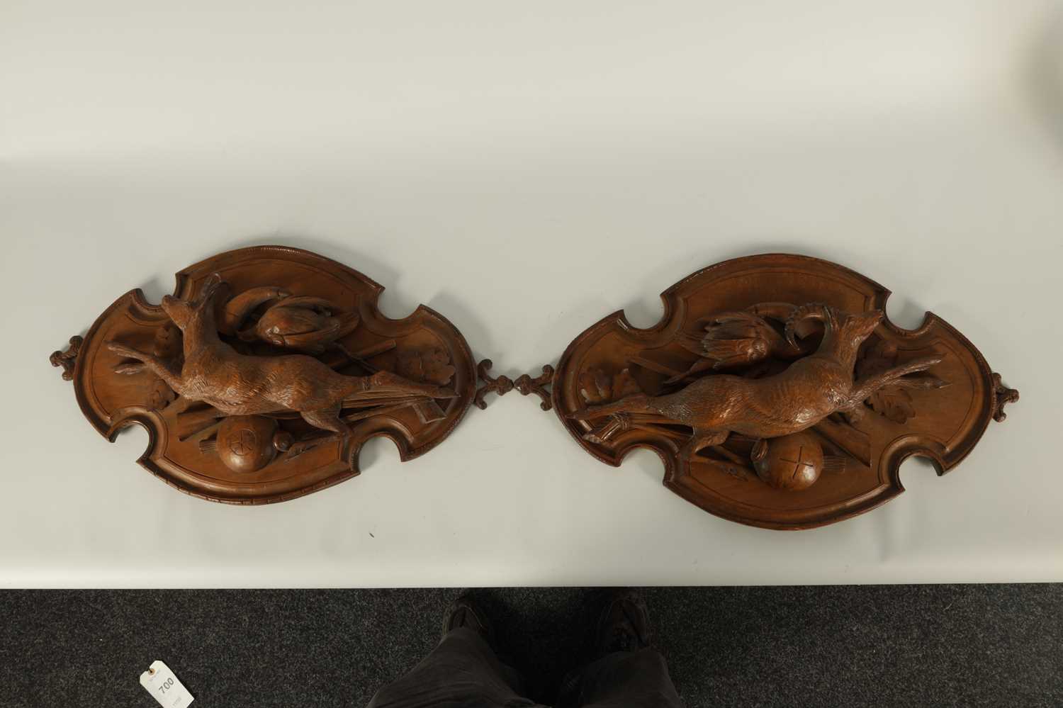 A PAIR OF LATE 19TH CENTURY BLACK FOREST CARVED LINDEN WOOD PLAQUES - Image 2 of 5