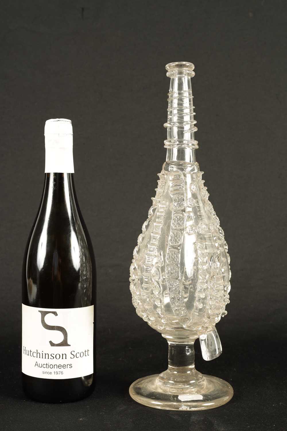 AN 18TH CENTURY LARGE TAPERING CLEAR GLASS FLASK - Image 4 of 5