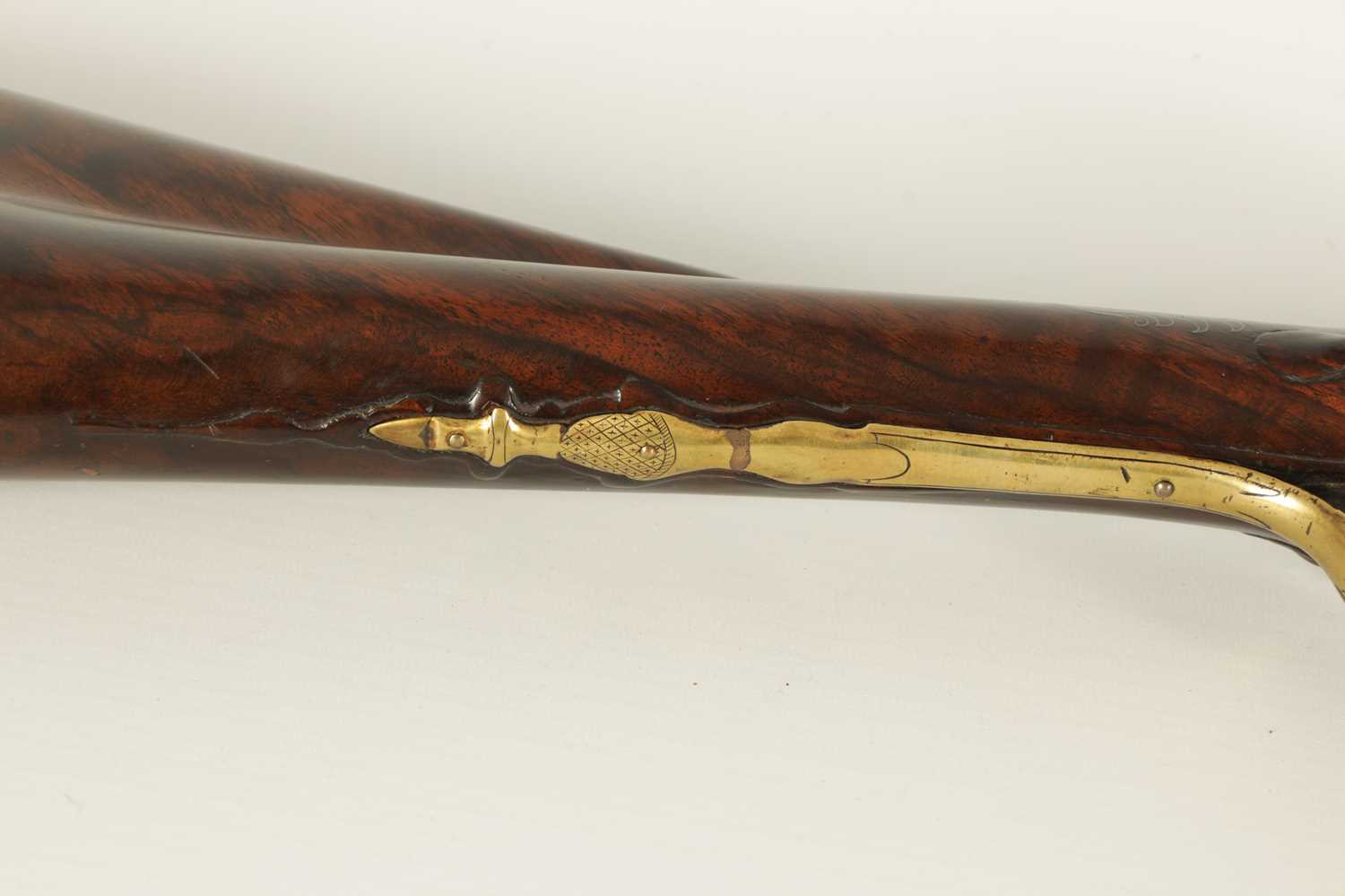 AN EARLY 18TH CENTURY FRENCH 13 BORE FLINTLOCK SPORTING GUN SIGNED THIOSSIERE FRERES - Image 3 of 16