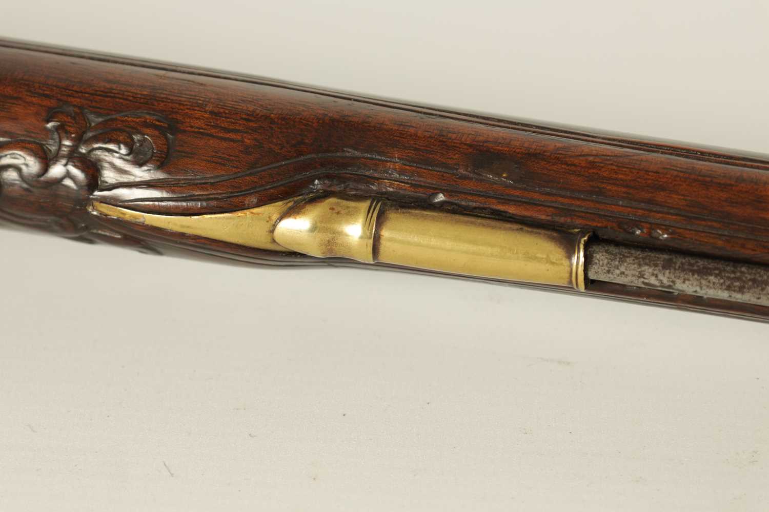 AN EARLY 18TH CENTURY FRENCH 13 BORE FLINTLOCK SPORTING GUN SIGNED THIOSSIERE FRERES - Image 5 of 16